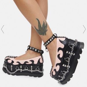Platforms shoes pink black chain shoes